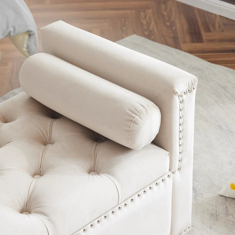 Banc de rangement capitonné en velours avec accoudoirs et garniture cloutée – Blanc crème / Noir / Gris, 3 places