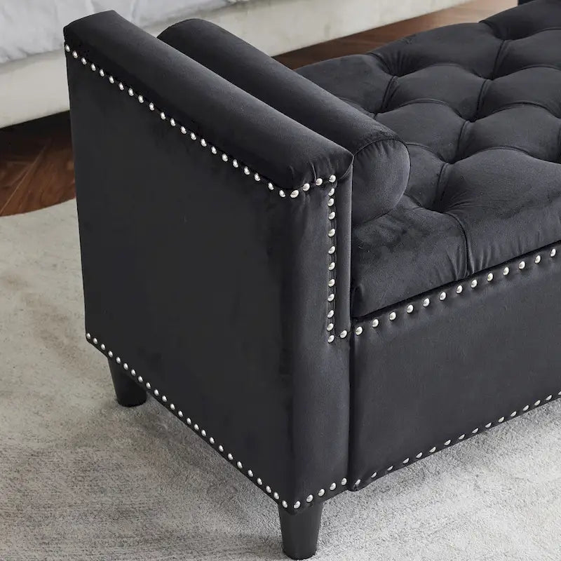 Banc de rangement capitonné en velours avec accoudoirs et garniture cloutée – Blanc crème / Noir / Gris, 3 places